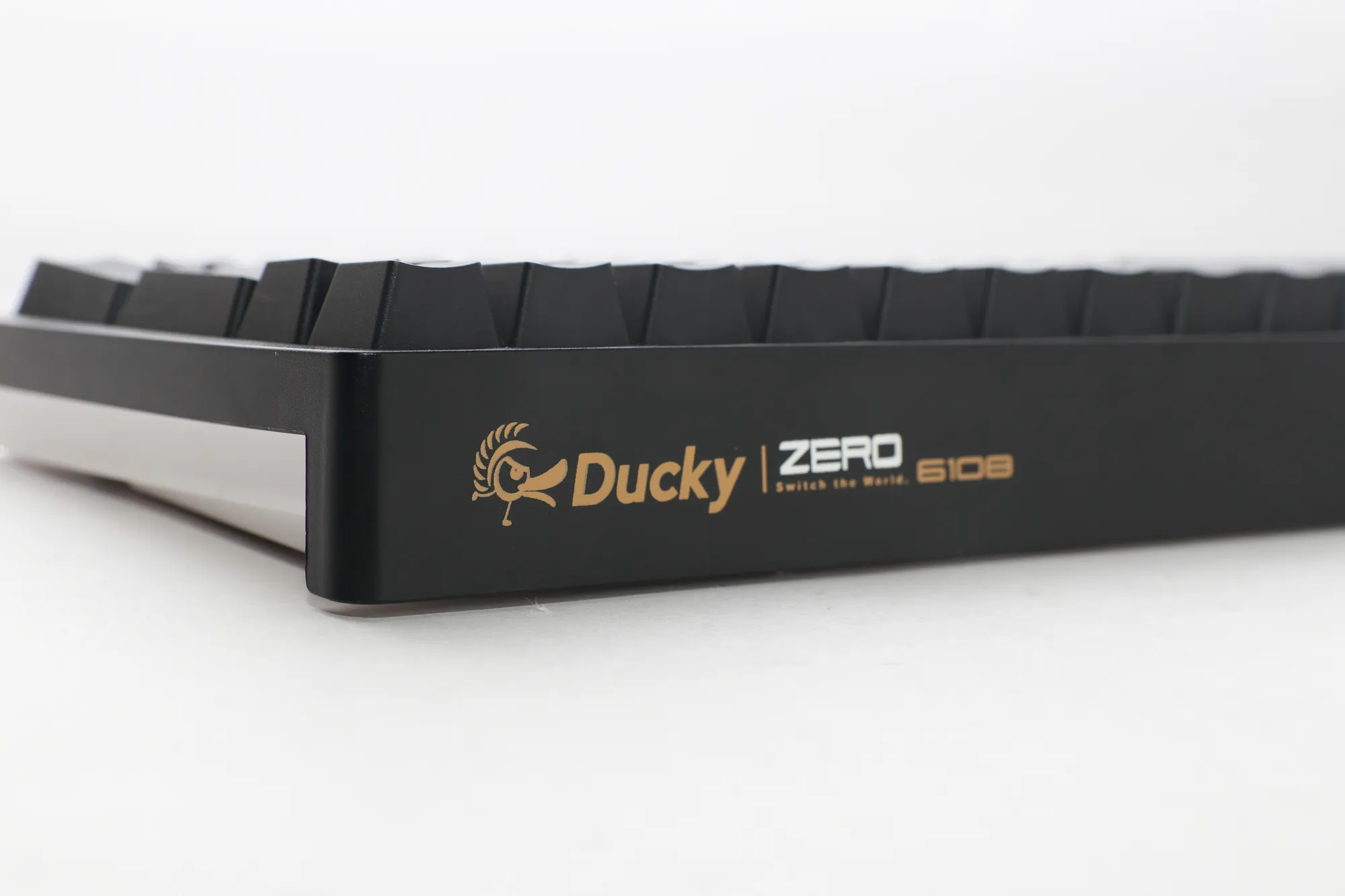 Ducky Keyboard Zero 6108 100% Mechanical Wireless Keyboard; RGB; USB 2.0 / 2.4GHz / BT - Cherry MX2A Speed Silver switches. - Image 2