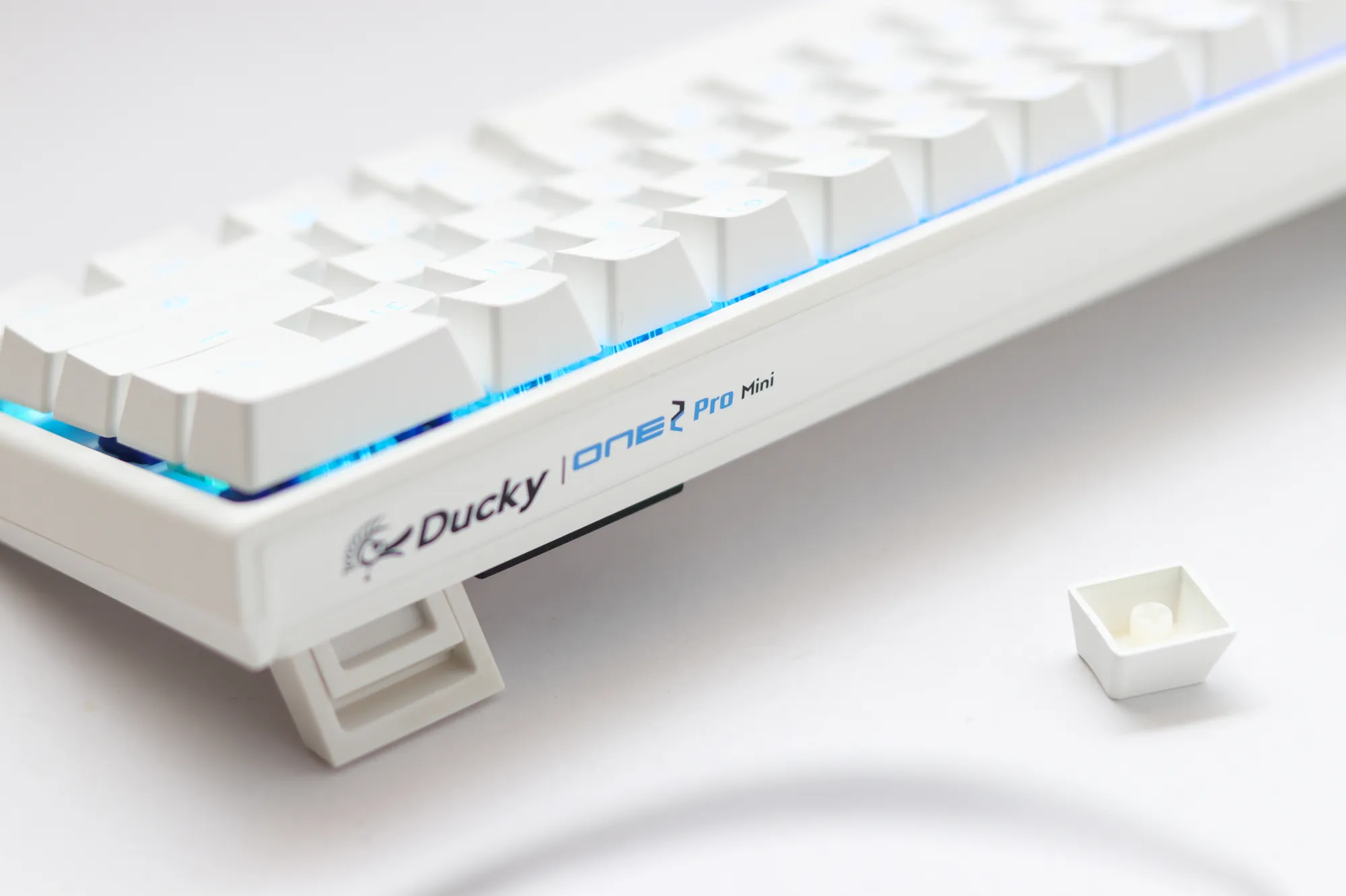 Ducky Keyboard One 2 Pro 60% Mechanical Keyboard; RGB; PBT Double Shot Keycaps - White- Cherry Black . - Image 4